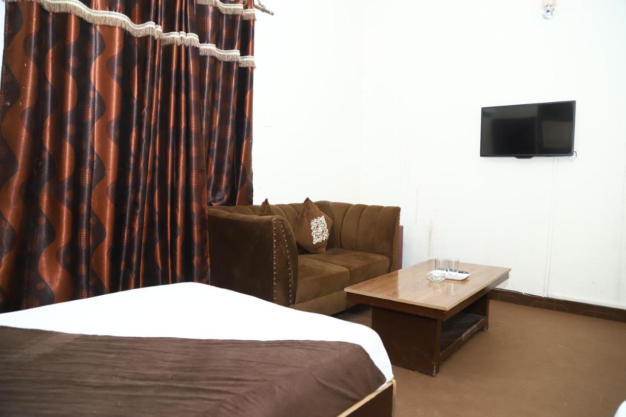 Hotel Green Fort Gulberg Лахор Экстерьер фото