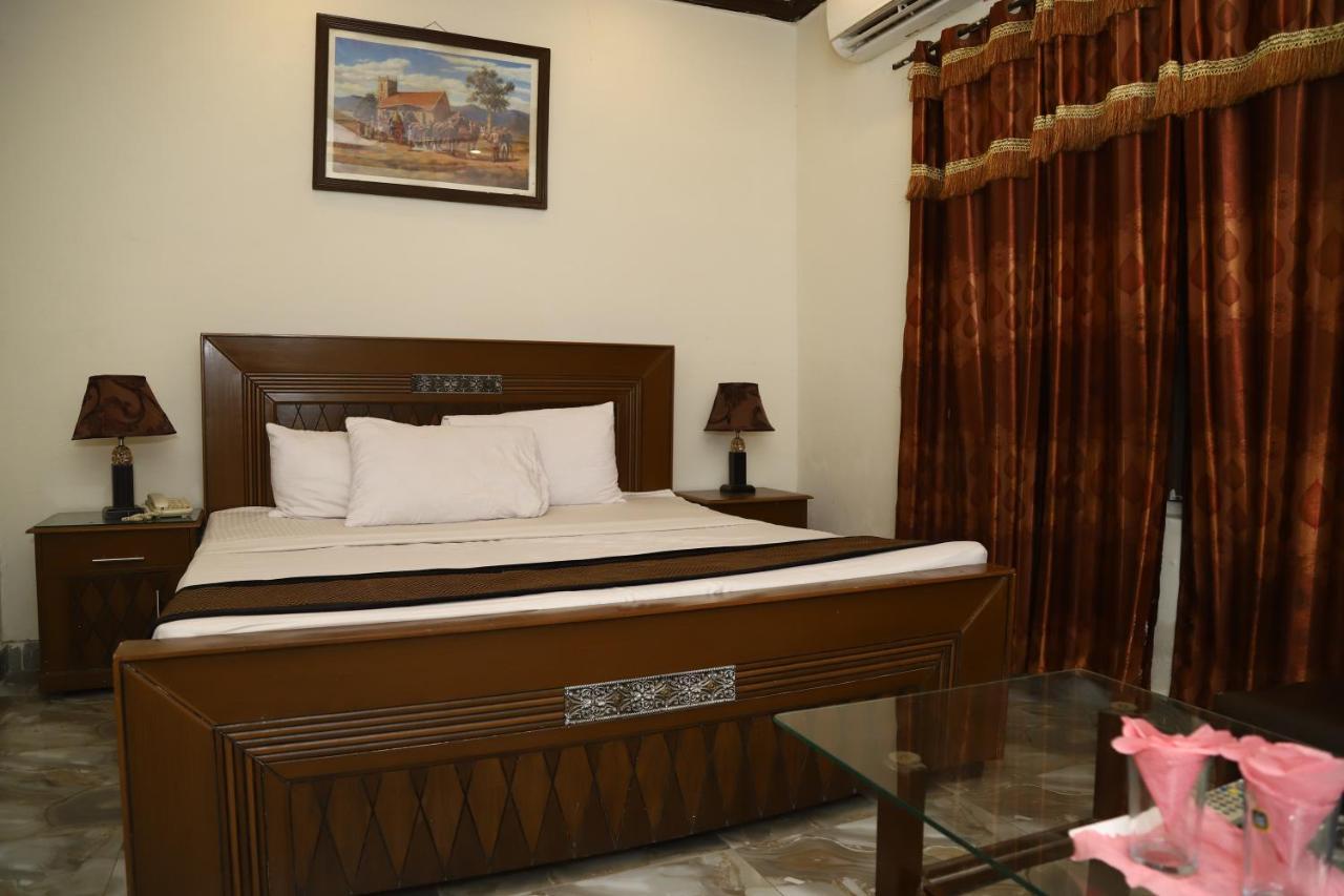 Hotel Green Fort Gulberg Лахор Экстерьер фото
