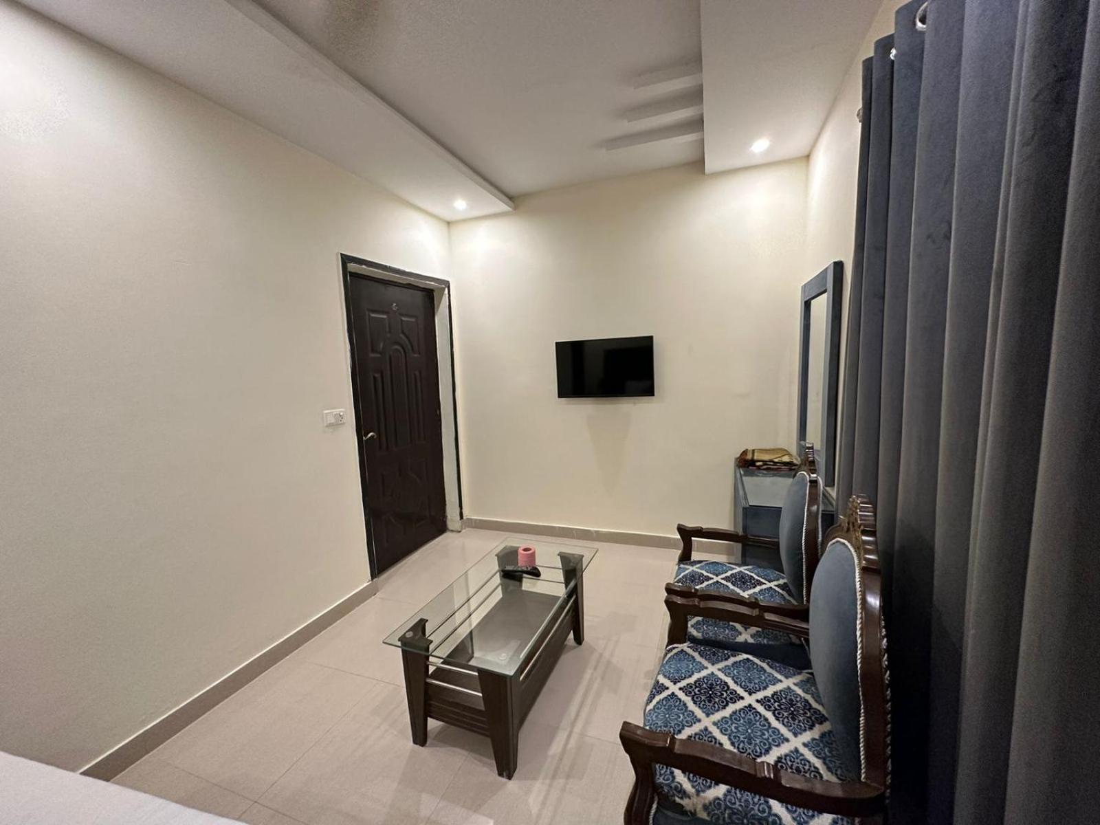 Hotel Green Fort Gulberg Лахор Экстерьер фото