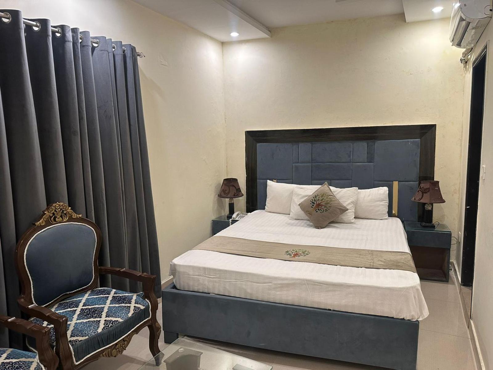 Hotel Green Fort Gulberg Лахор Экстерьер фото