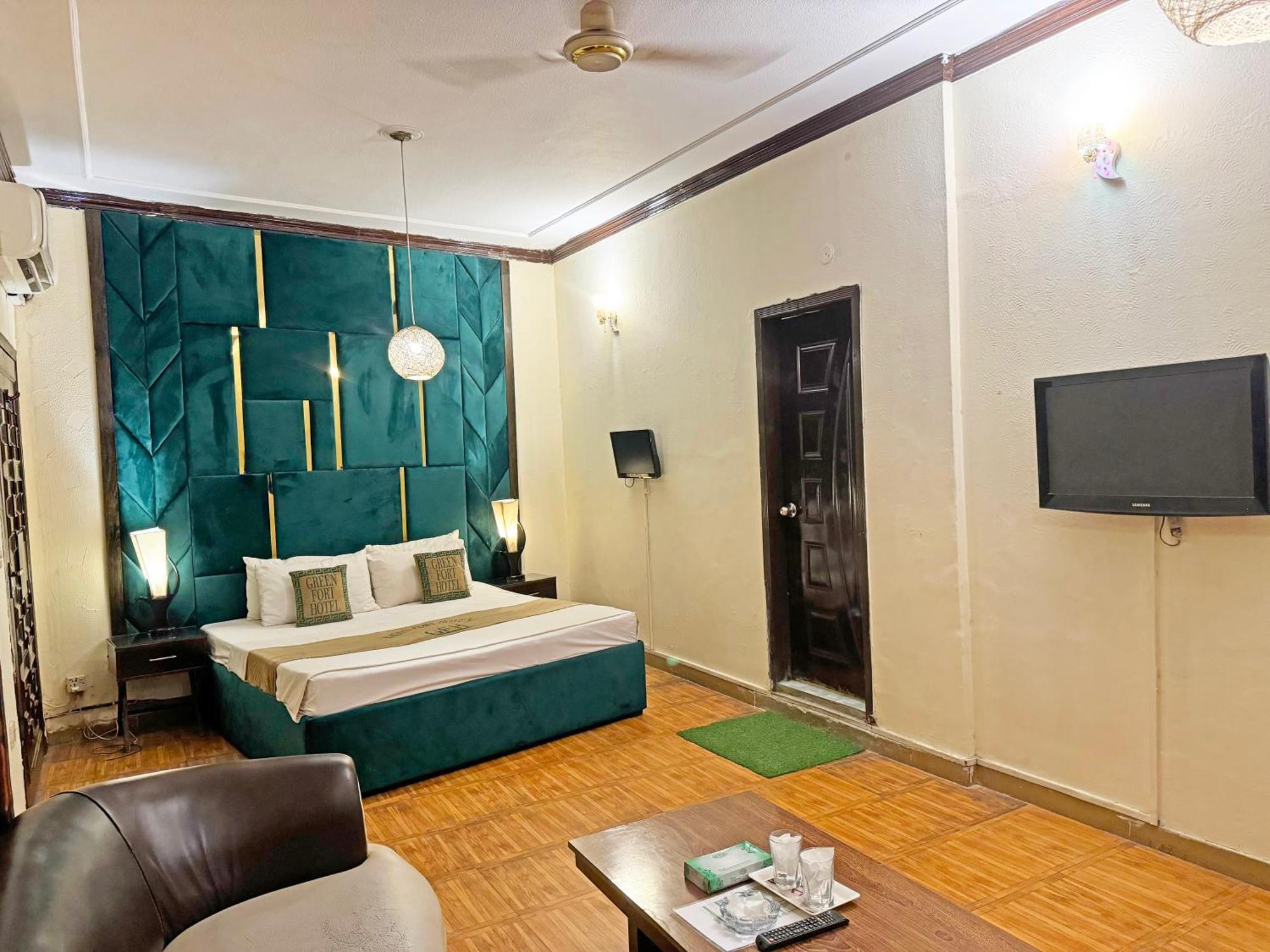 Hotel Green Fort Gulberg Лахор Экстерьер фото