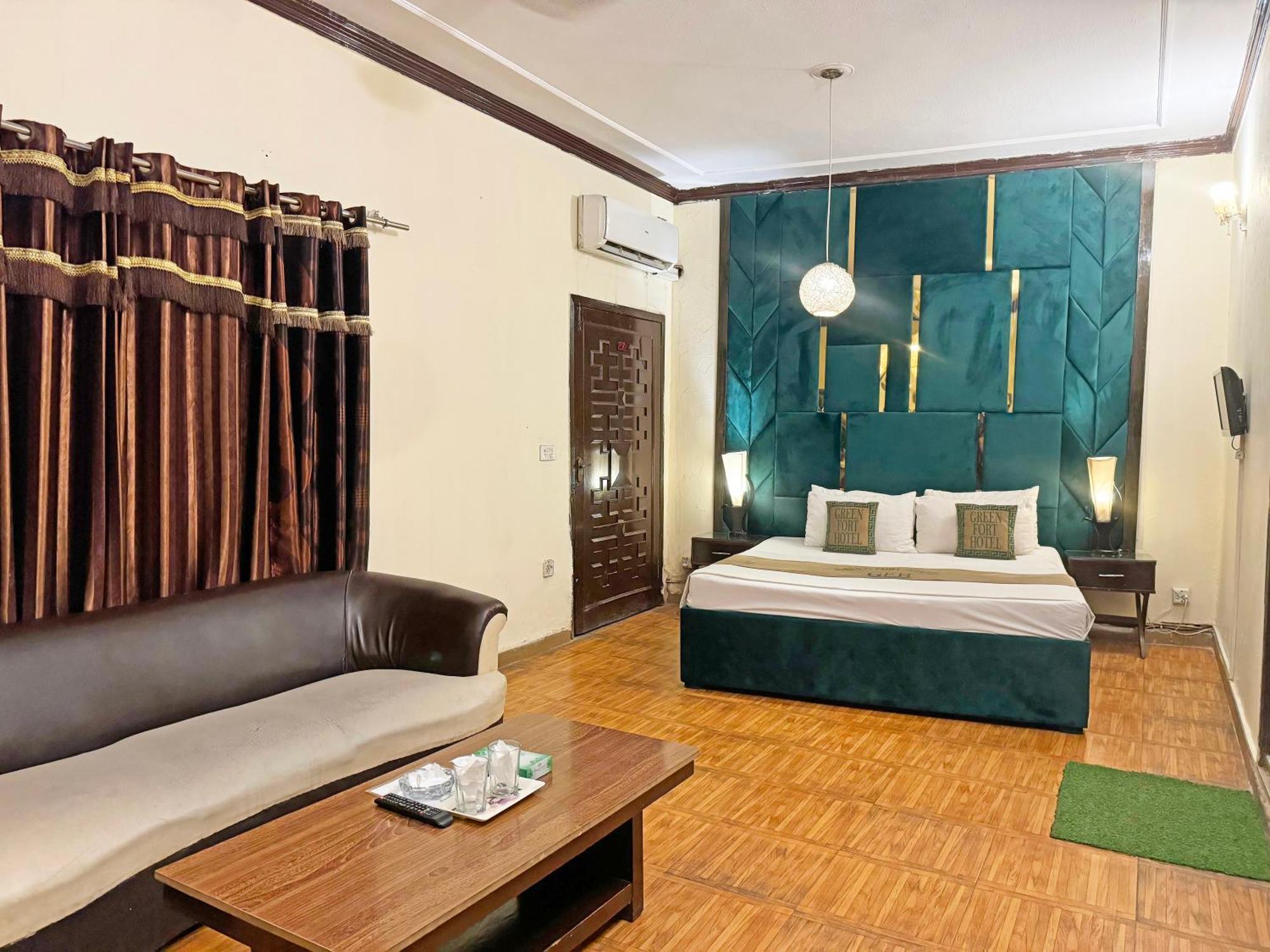 Hotel Green Fort Gulberg Лахор Экстерьер фото