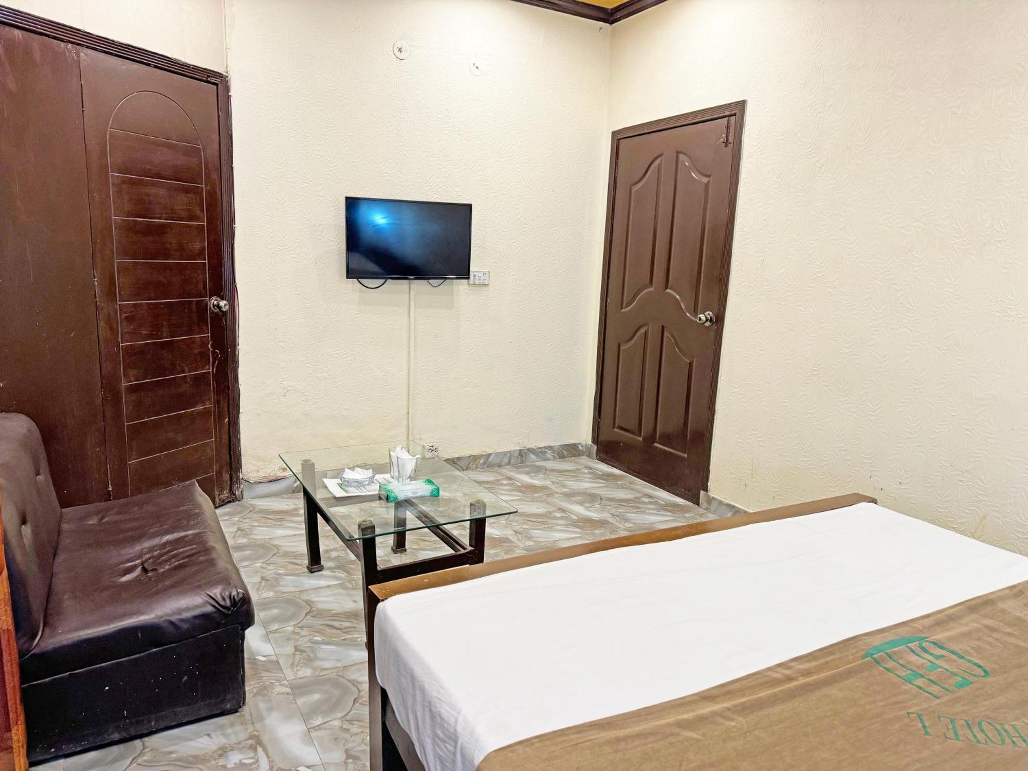 Hotel Green Fort Gulberg Лахор Экстерьер фото