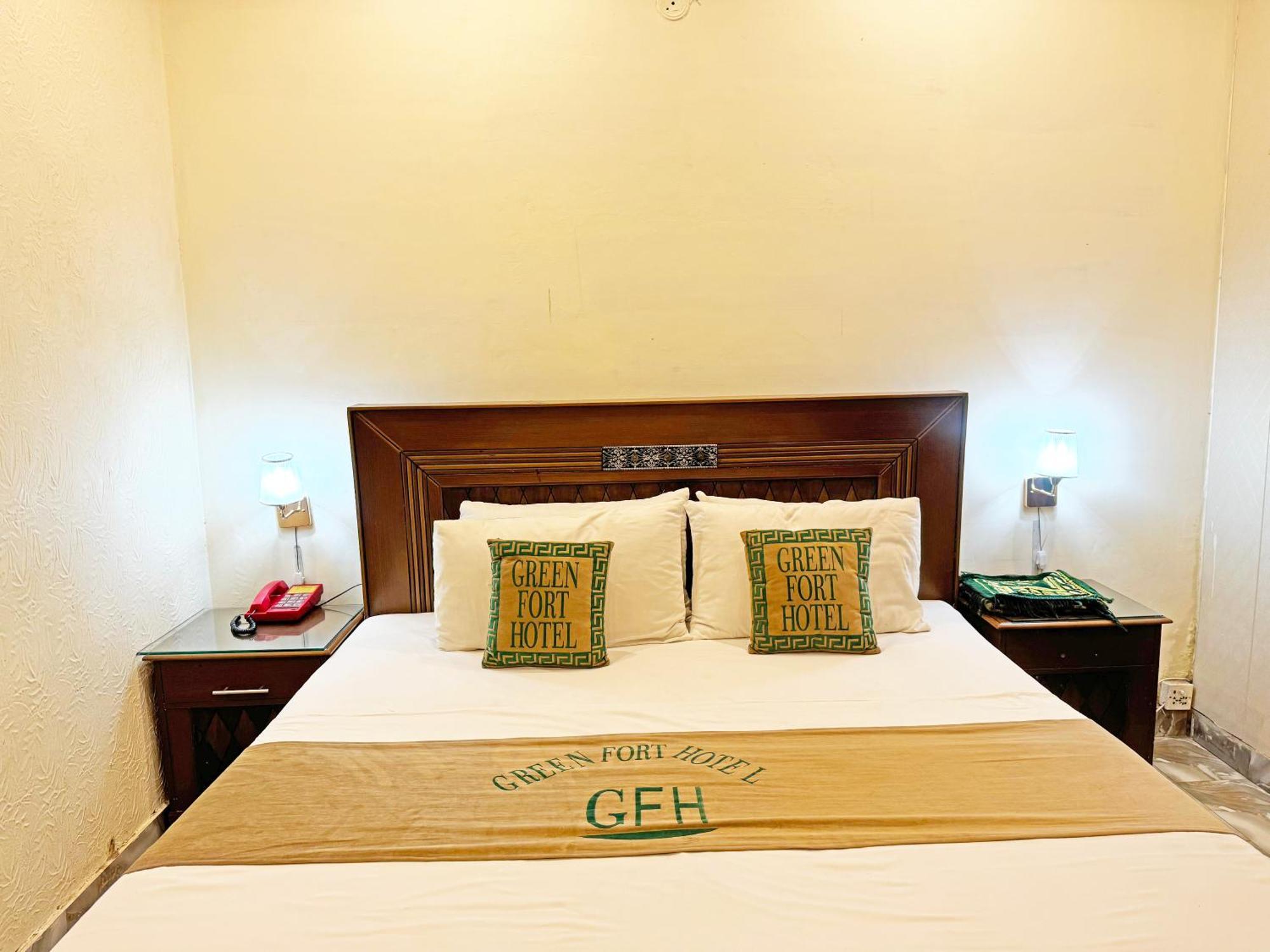 Hotel Green Fort Gulberg Лахор Экстерьер фото