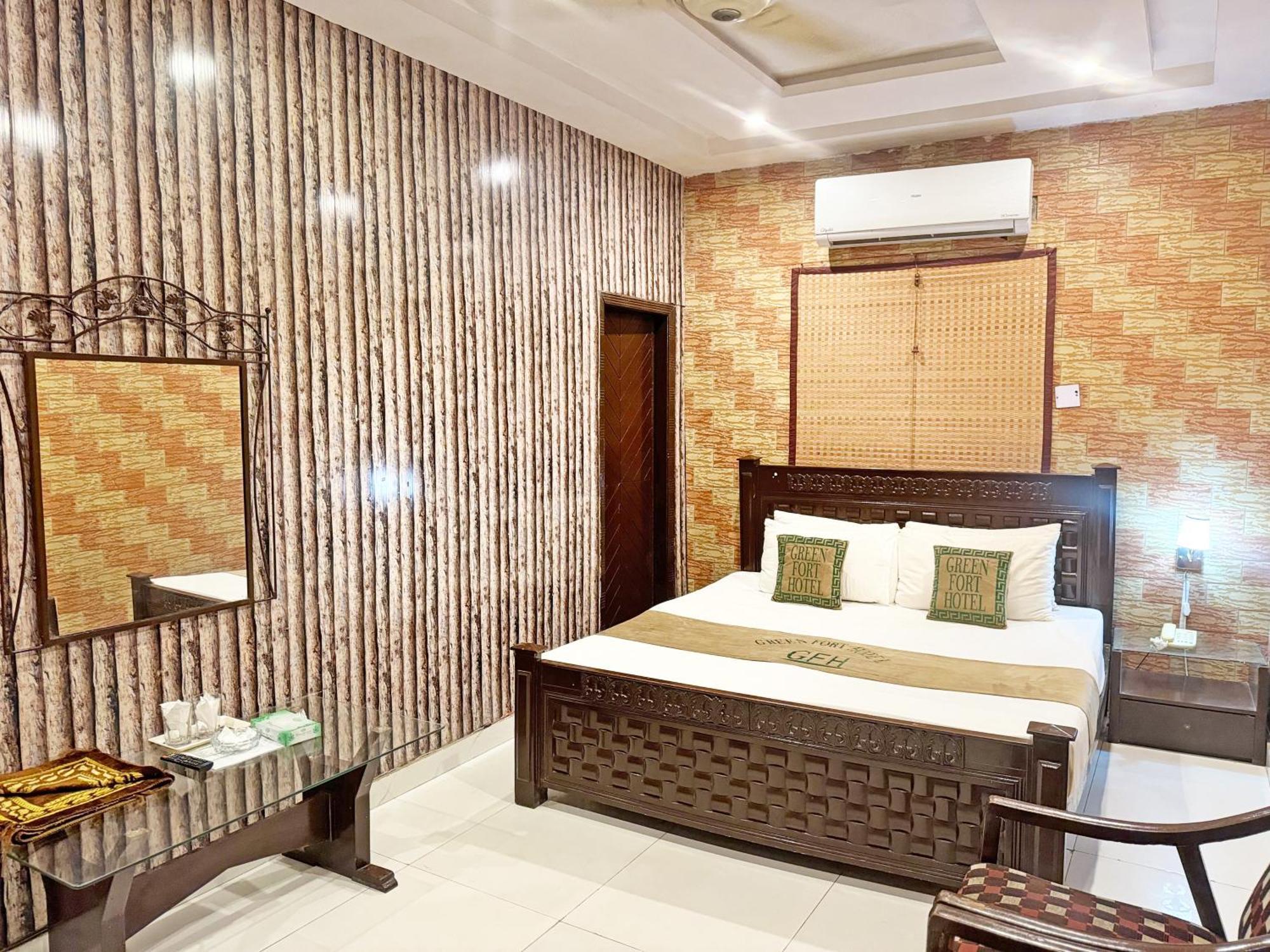 Hotel Green Fort Gulberg Лахор Экстерьер фото