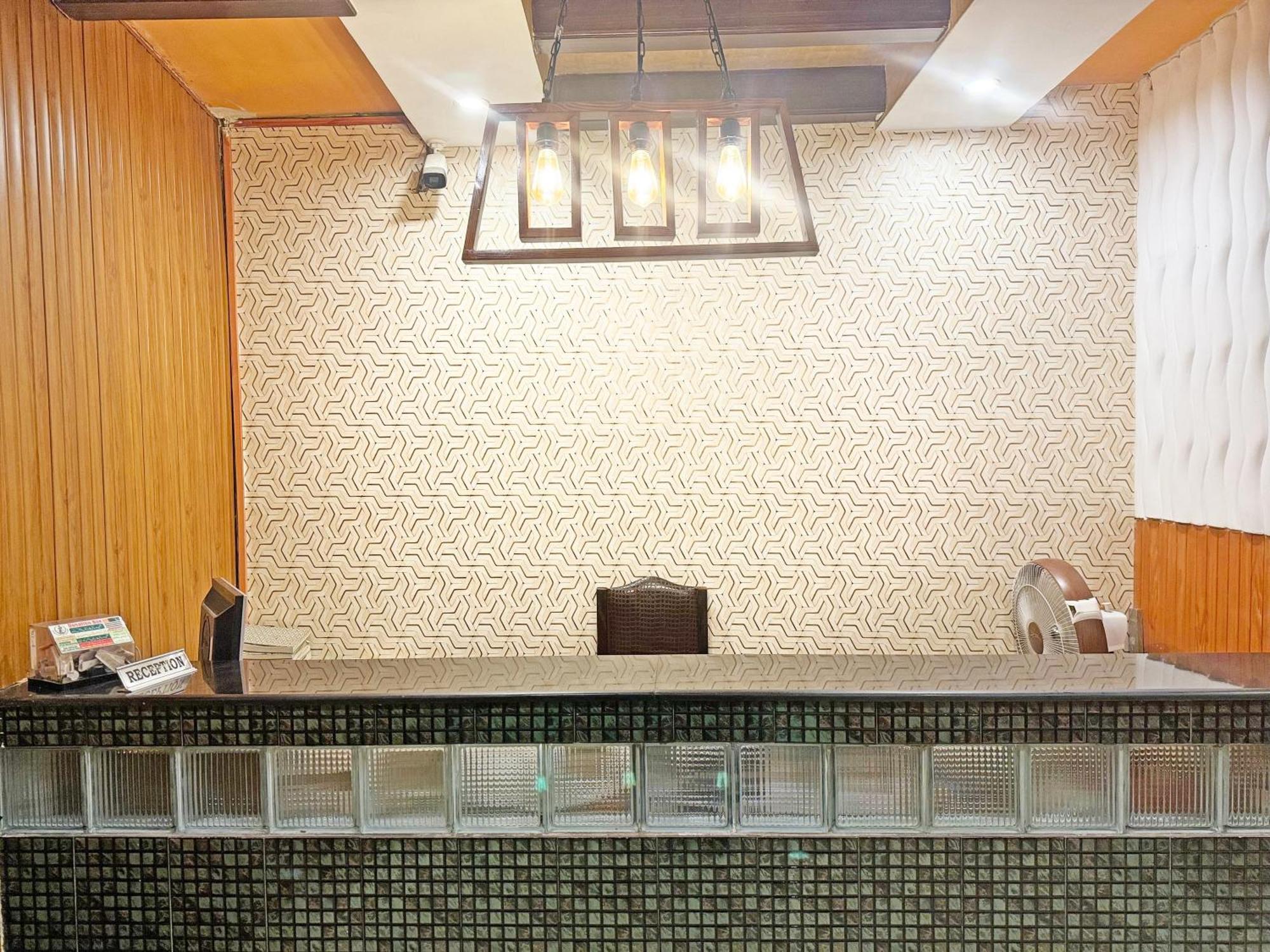 Hotel Green Fort Gulberg Лахор Экстерьер фото