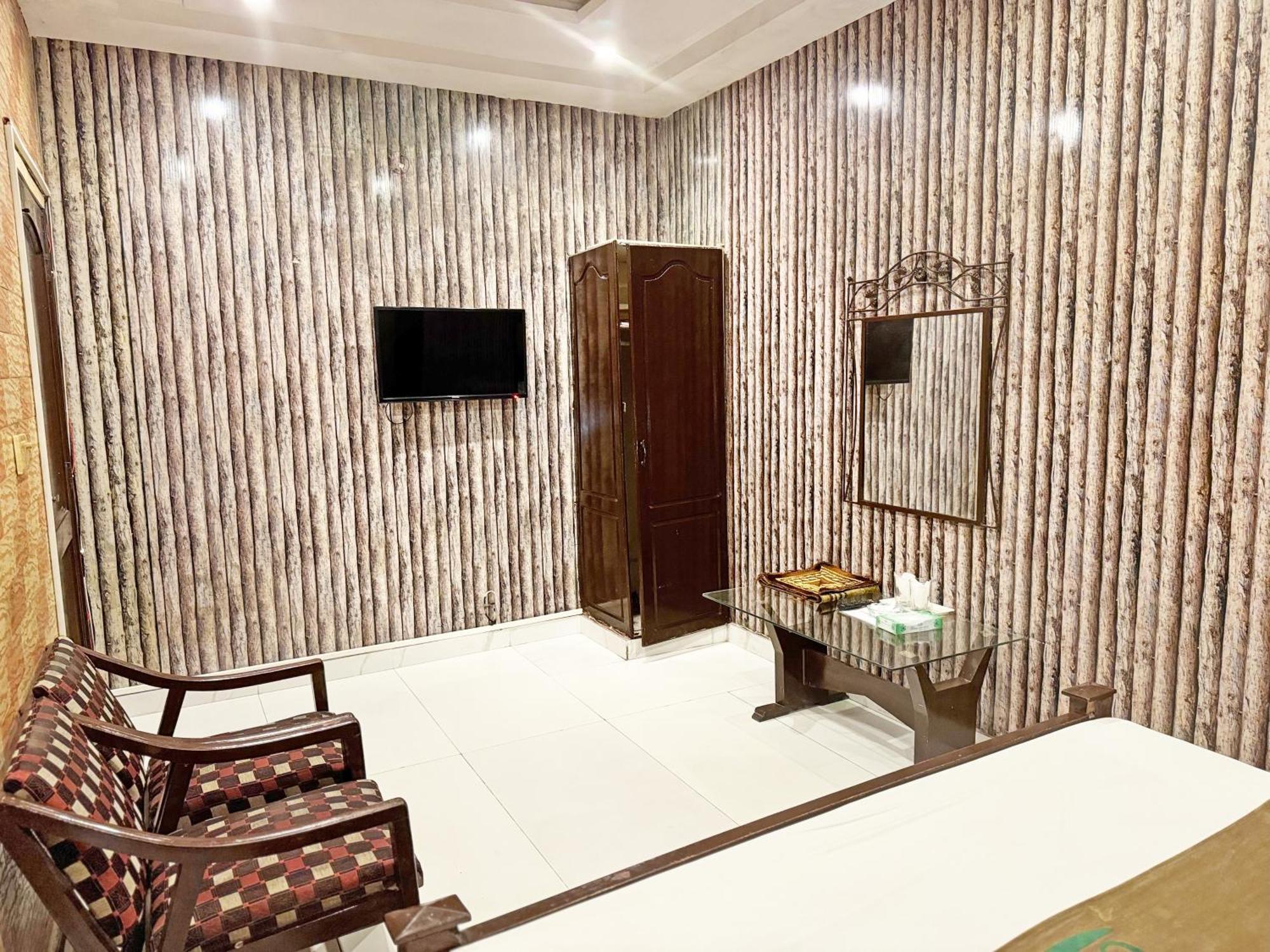 Hotel Green Fort Gulberg Лахор Экстерьер фото