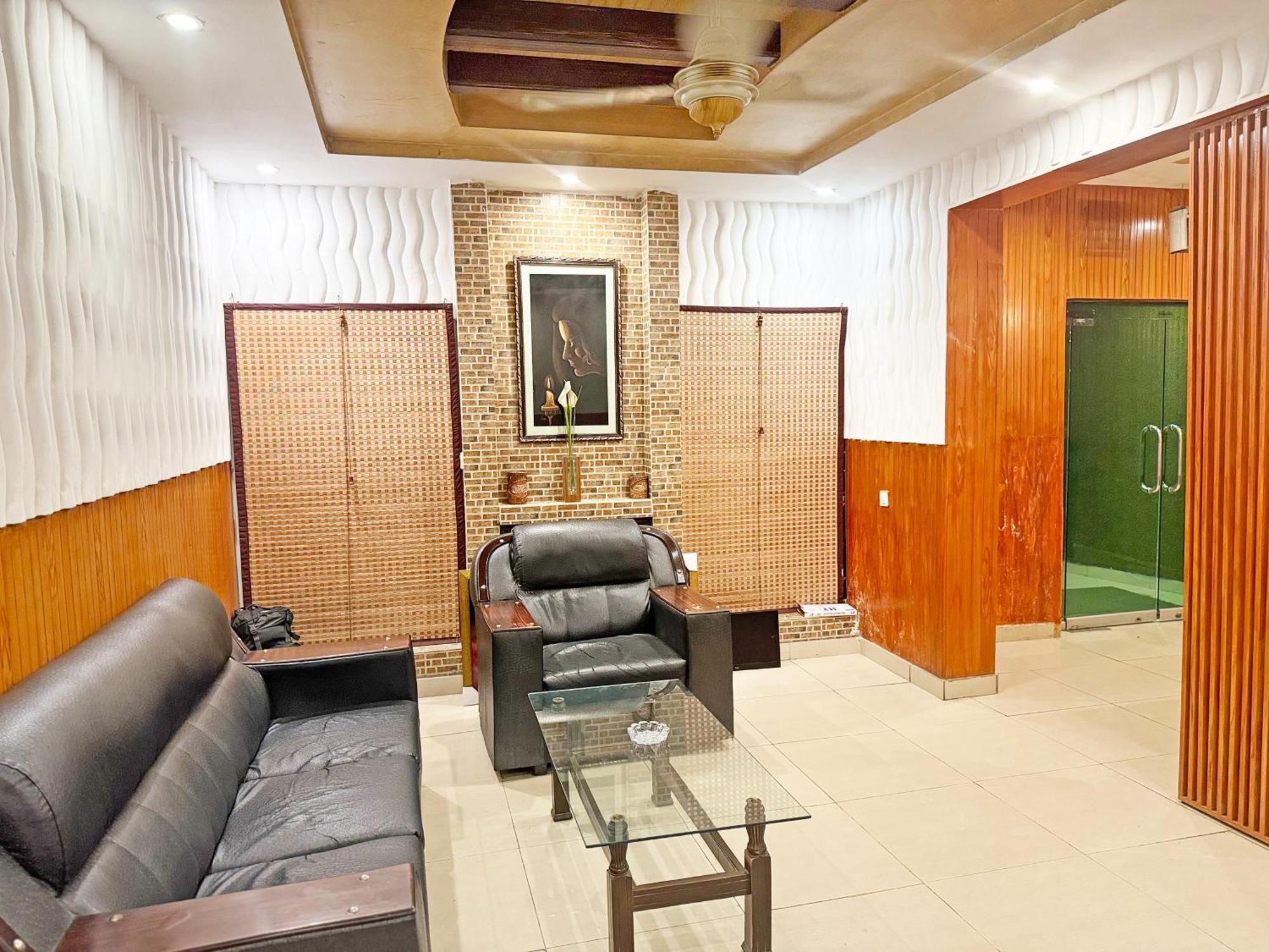 Hotel Green Fort Gulberg Лахор Экстерьер фото