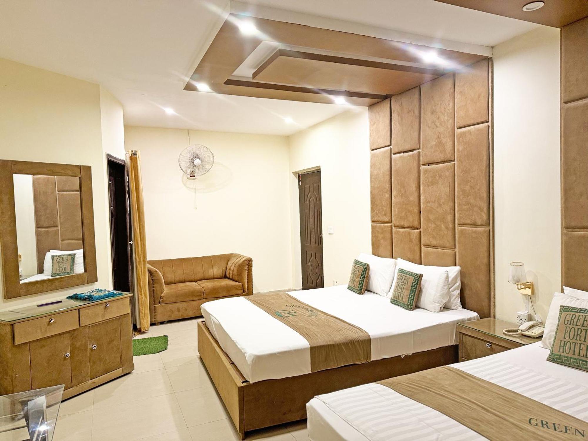 Hotel Green Fort Gulberg Лахор Экстерьер фото
