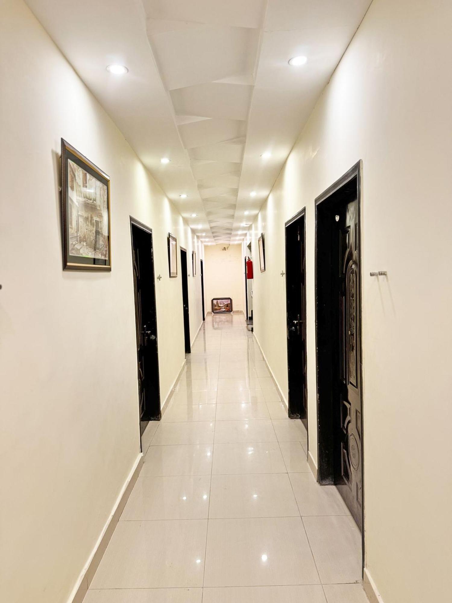 Hotel Green Fort Gulberg Лахор Экстерьер фото