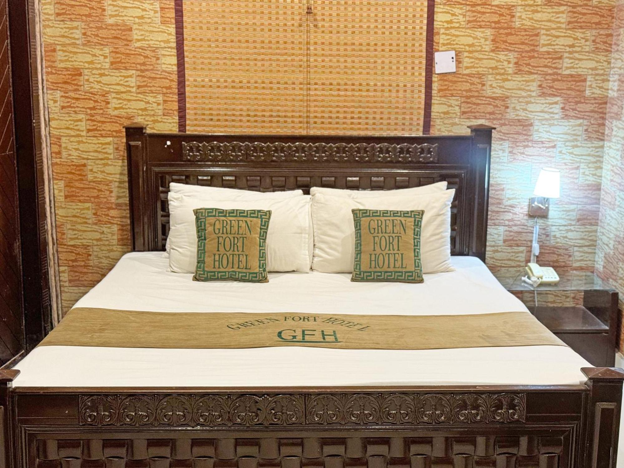 Hotel Green Fort Gulberg Лахор Экстерьер фото