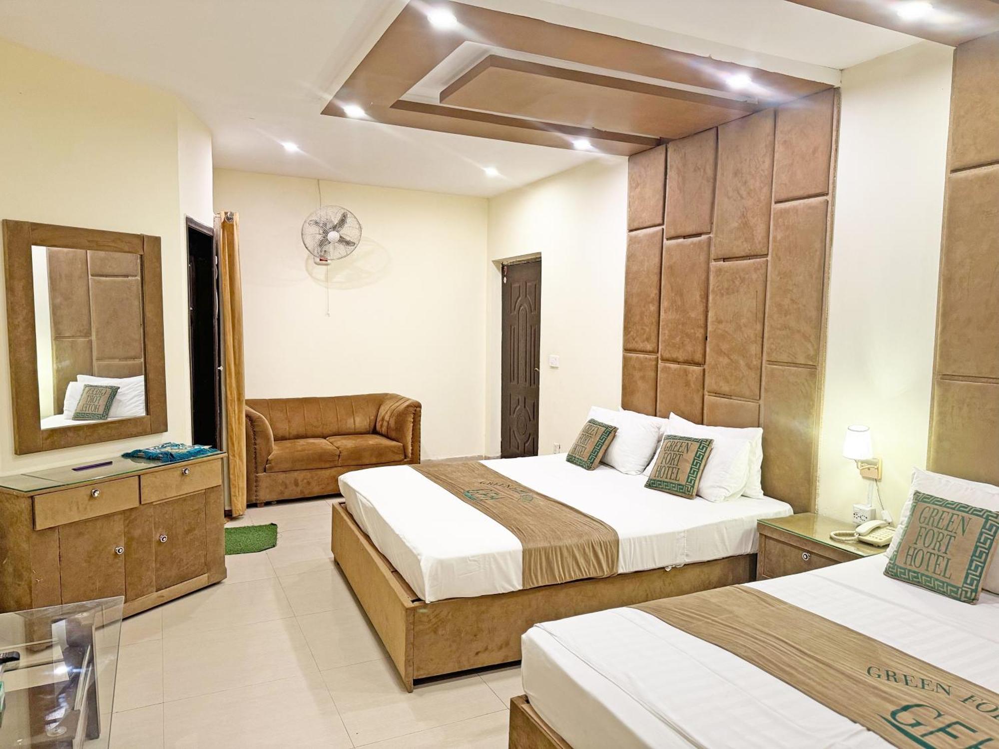 Hotel Green Fort Gulberg Лахор Экстерьер фото