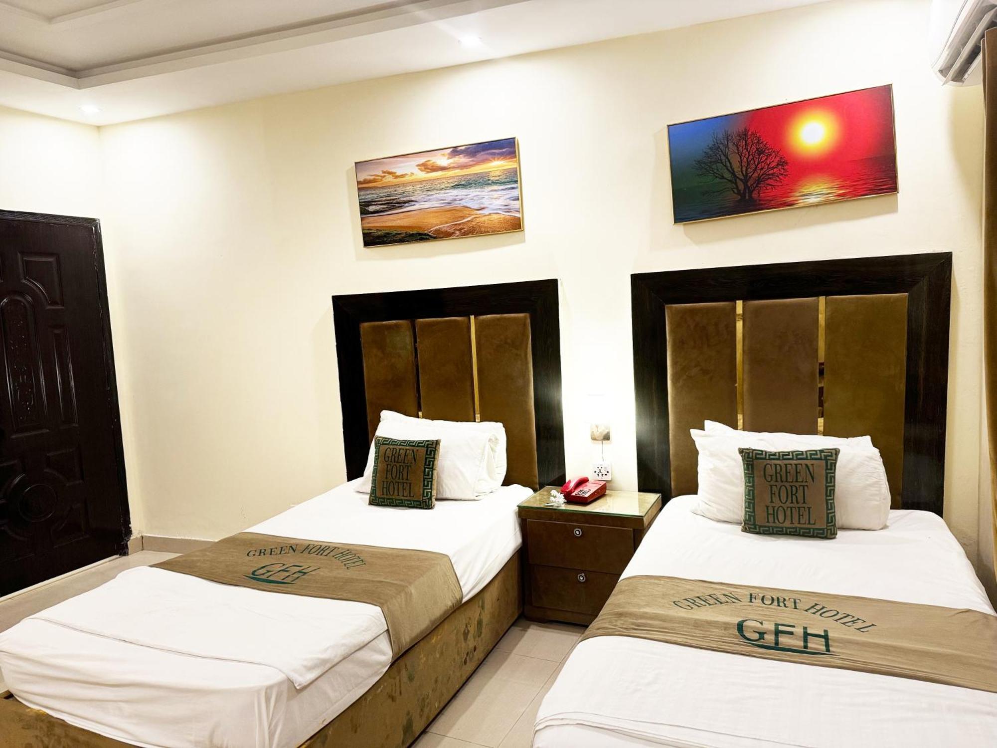 Hotel Green Fort Gulberg Лахор Экстерьер фото