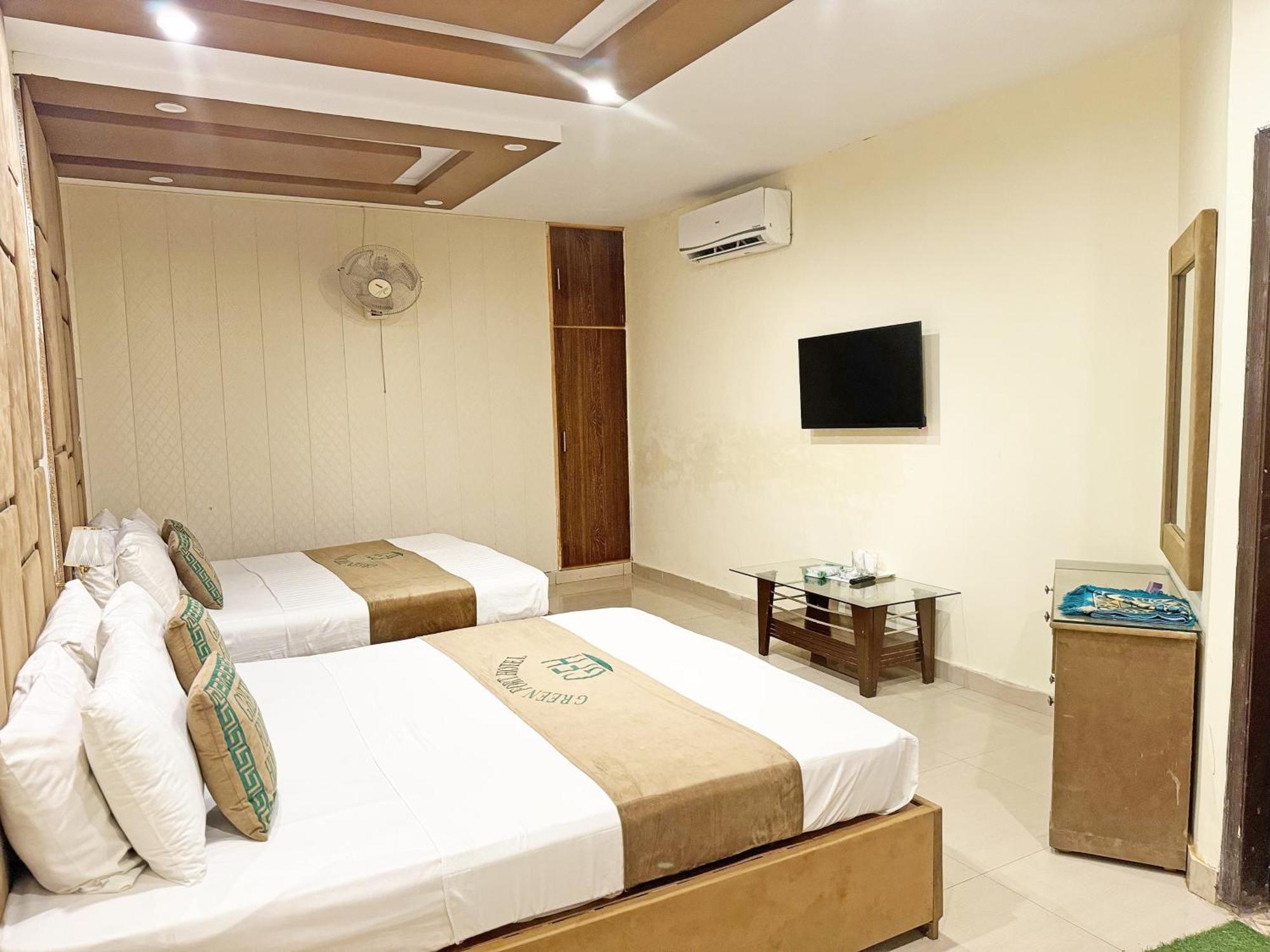 Hotel Green Fort Gulberg Лахор Экстерьер фото