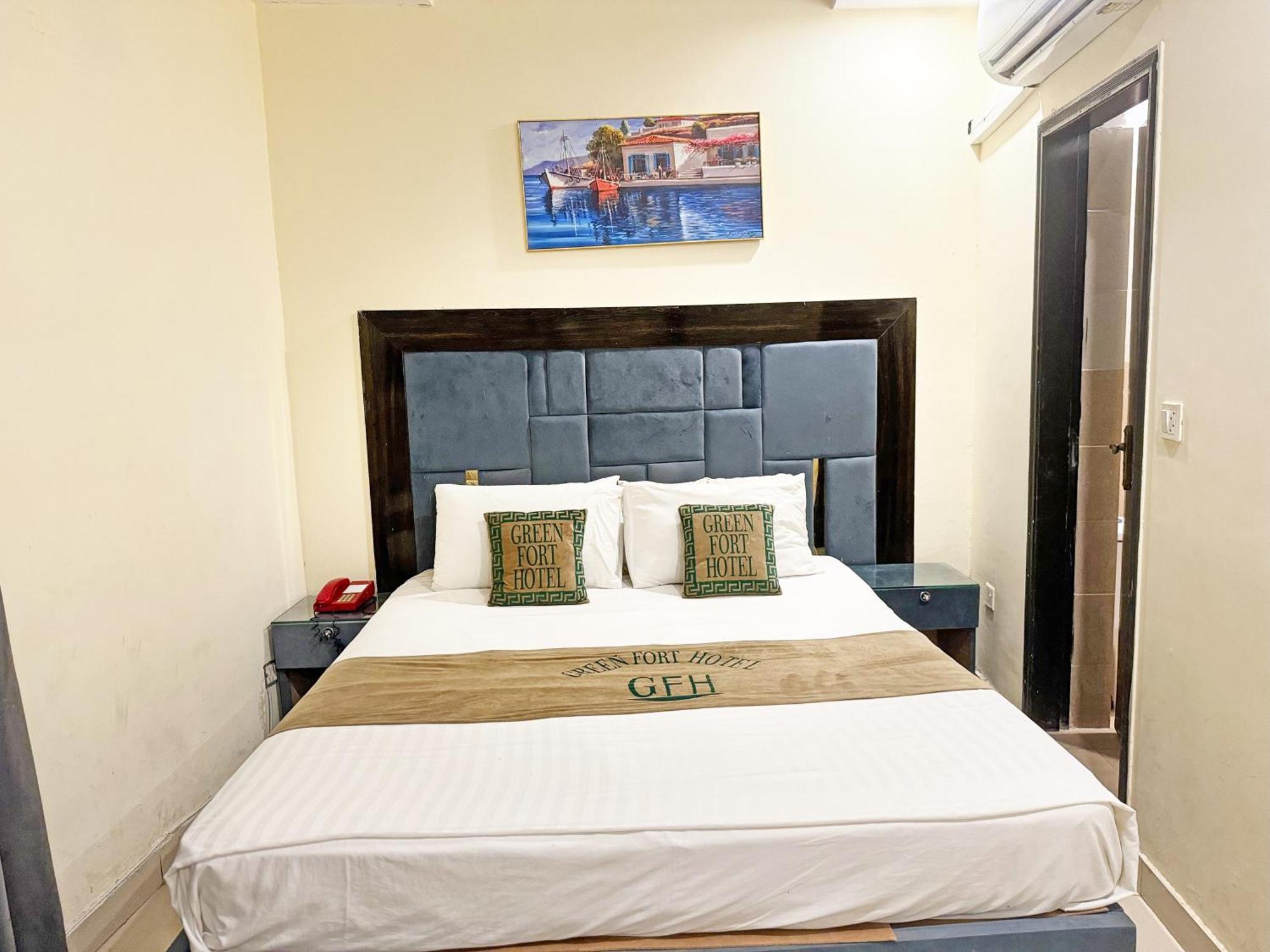 Hotel Green Fort Gulberg Лахор Экстерьер фото