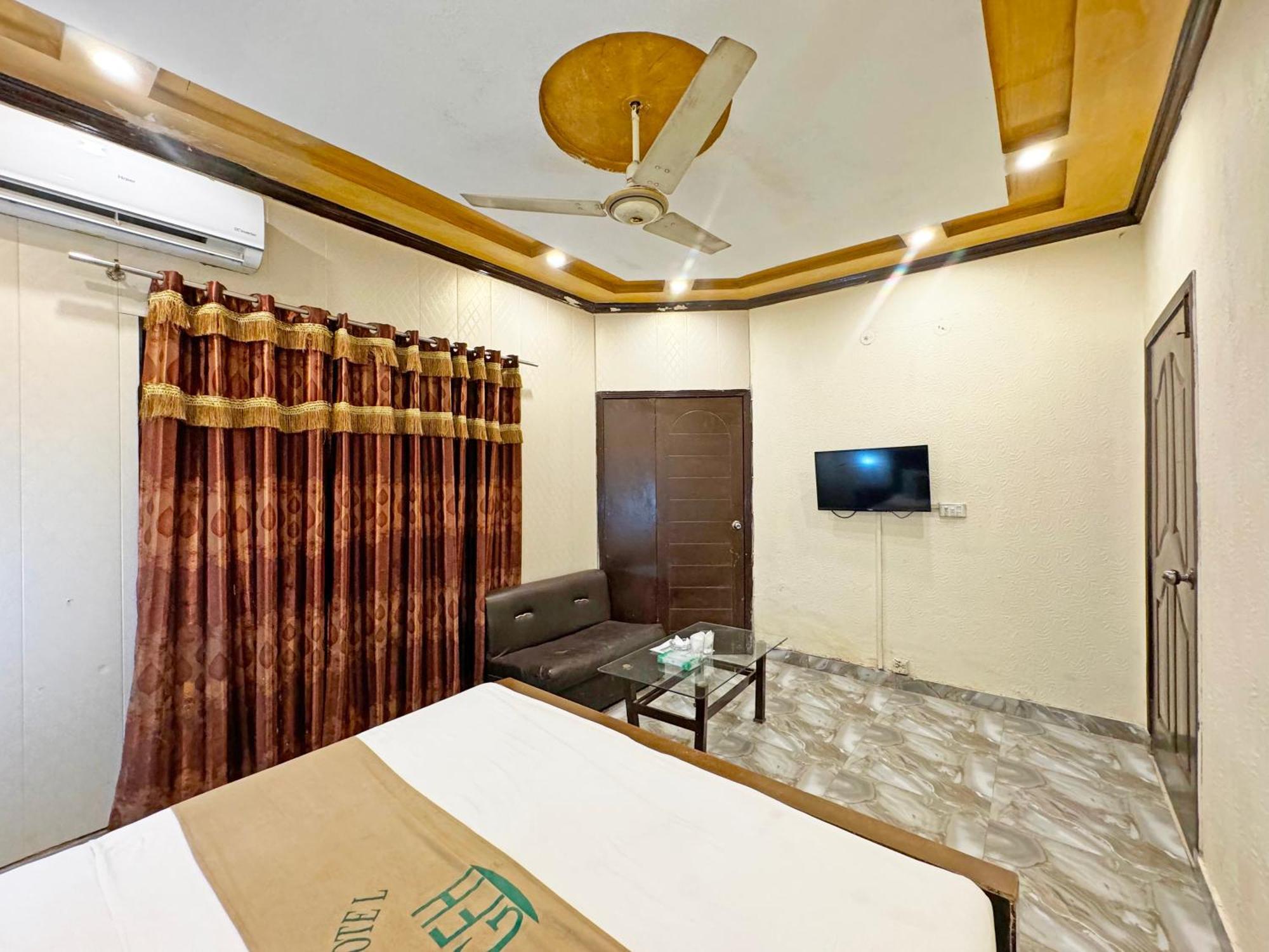 Hotel Green Fort Gulberg Лахор Экстерьер фото