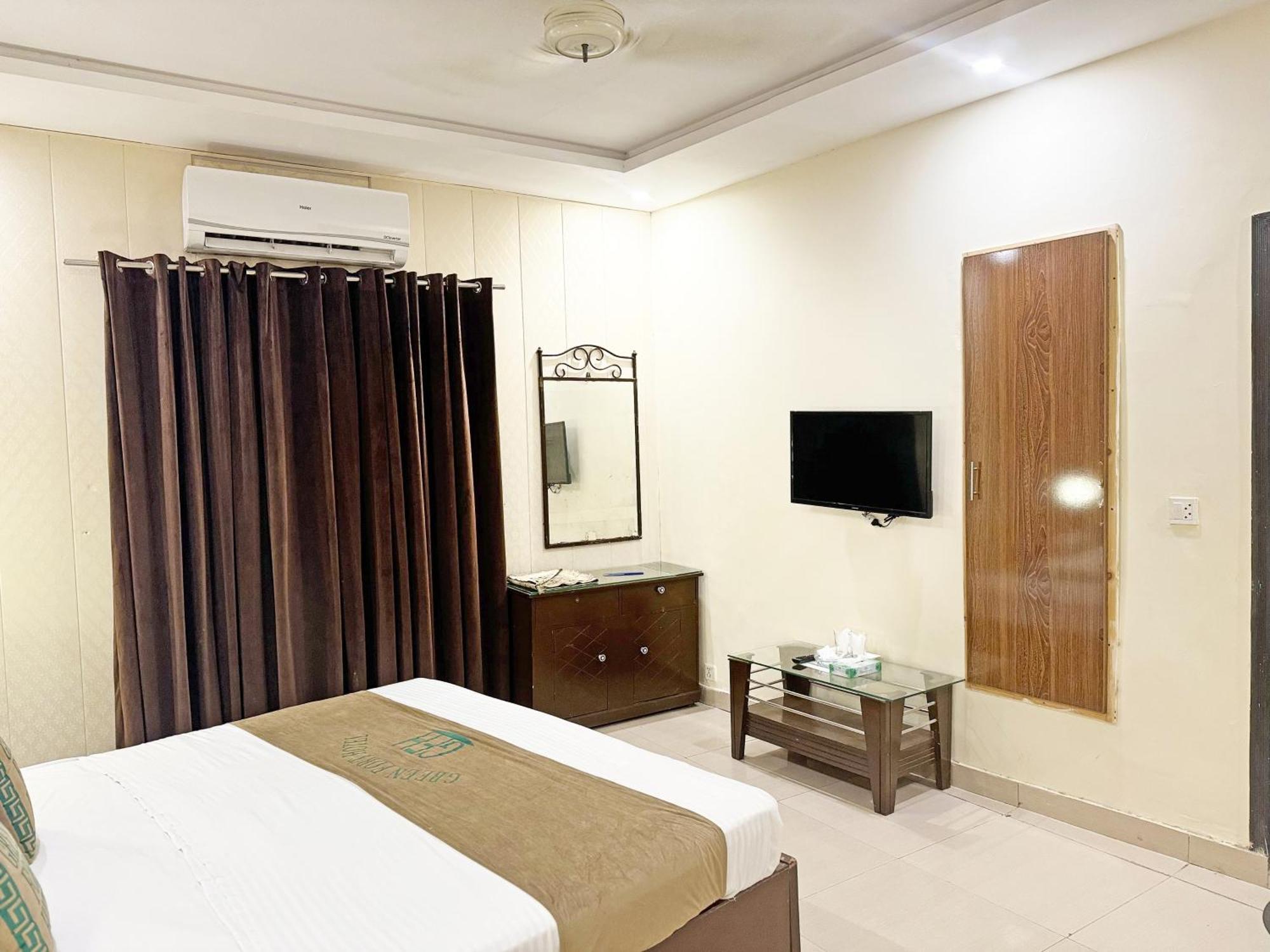 Hotel Green Fort Gulberg Лахор Экстерьер фото