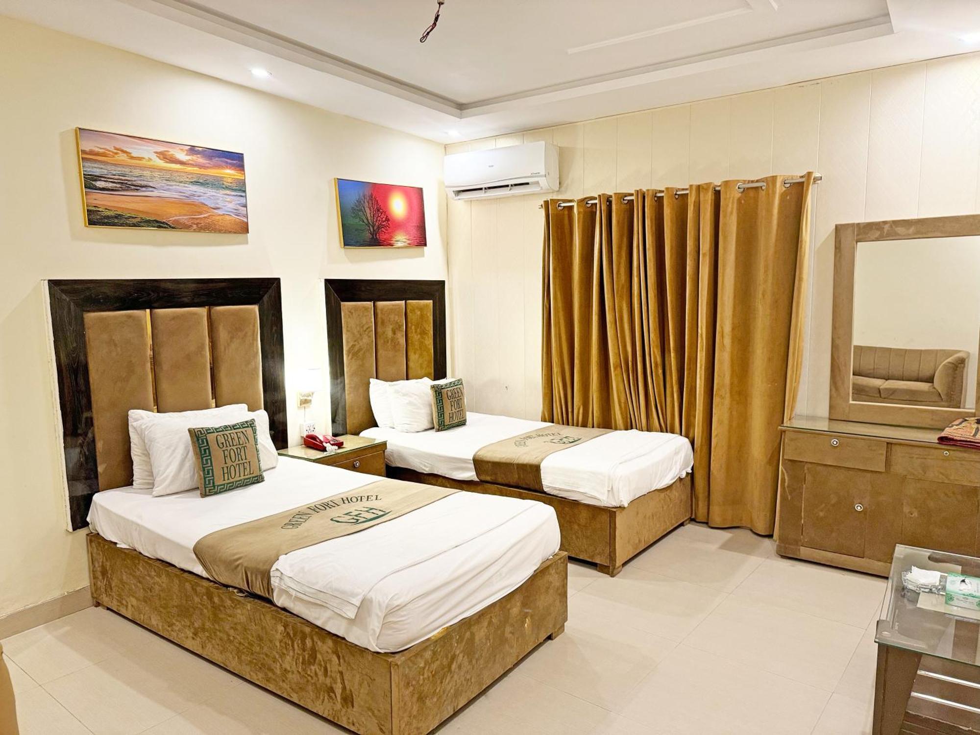 Hotel Green Fort Gulberg Лахор Экстерьер фото