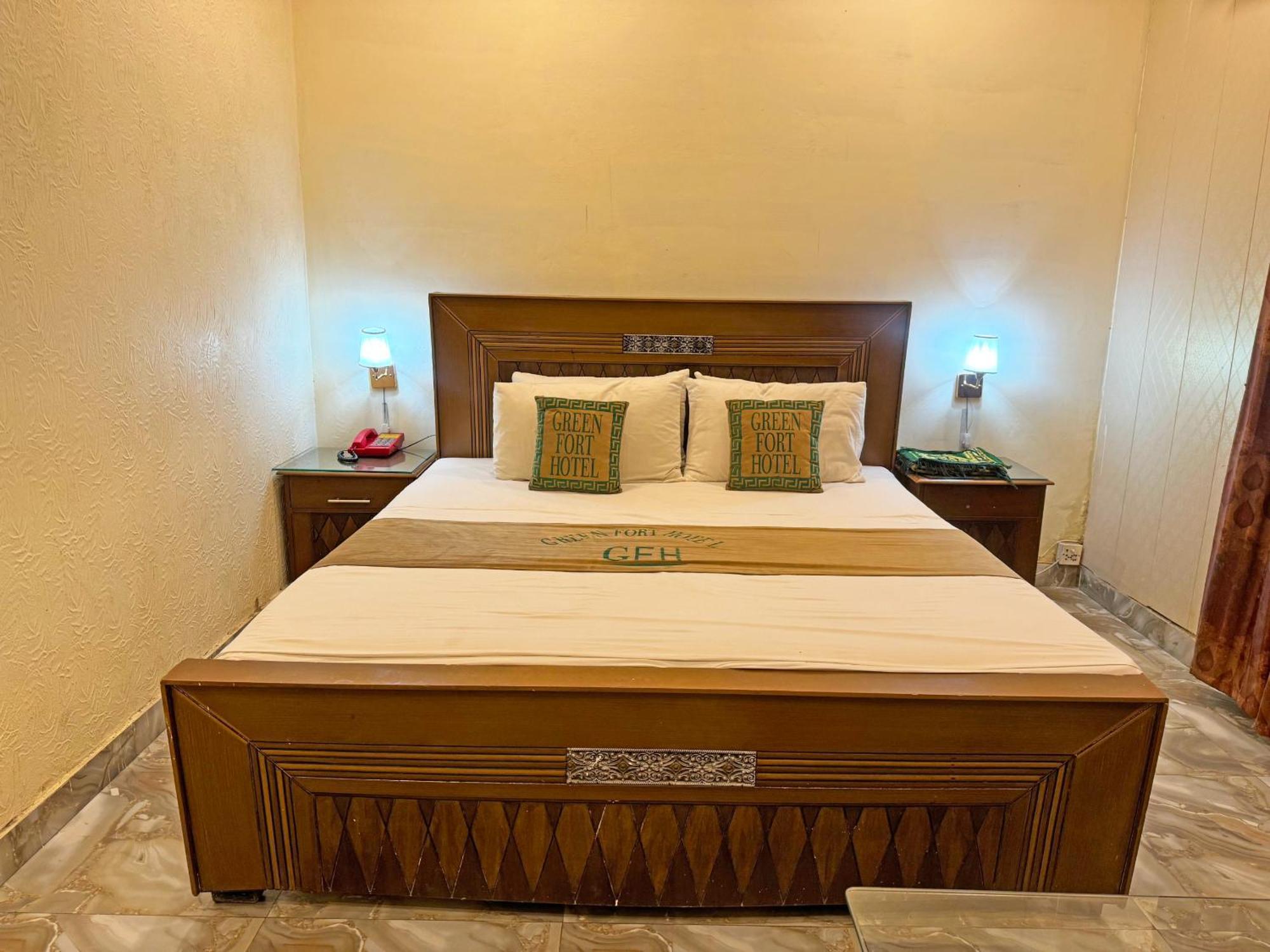 Hotel Green Fort Gulberg Лахор Экстерьер фото