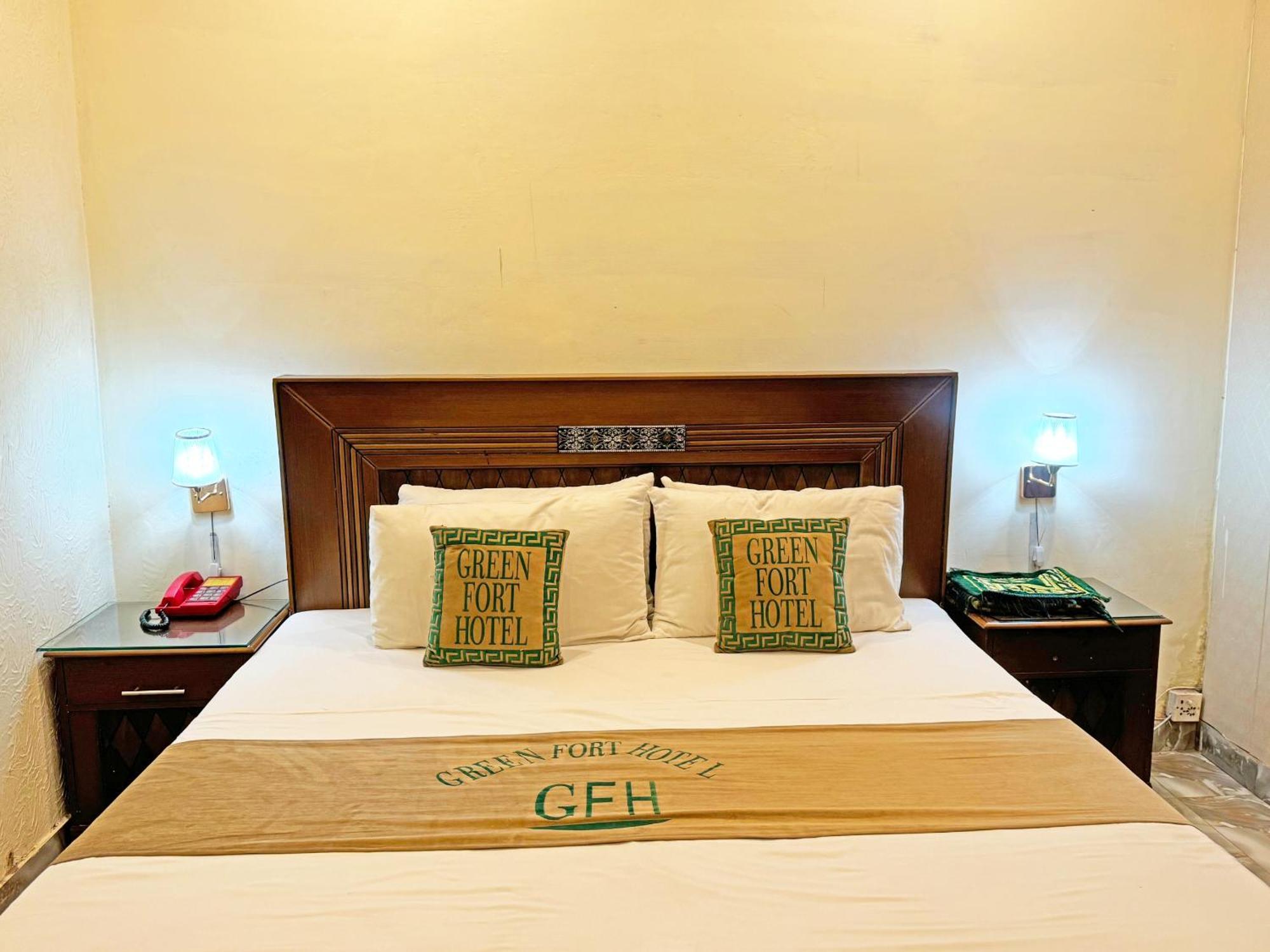 Hotel Green Fort Gulberg Лахор Экстерьер фото