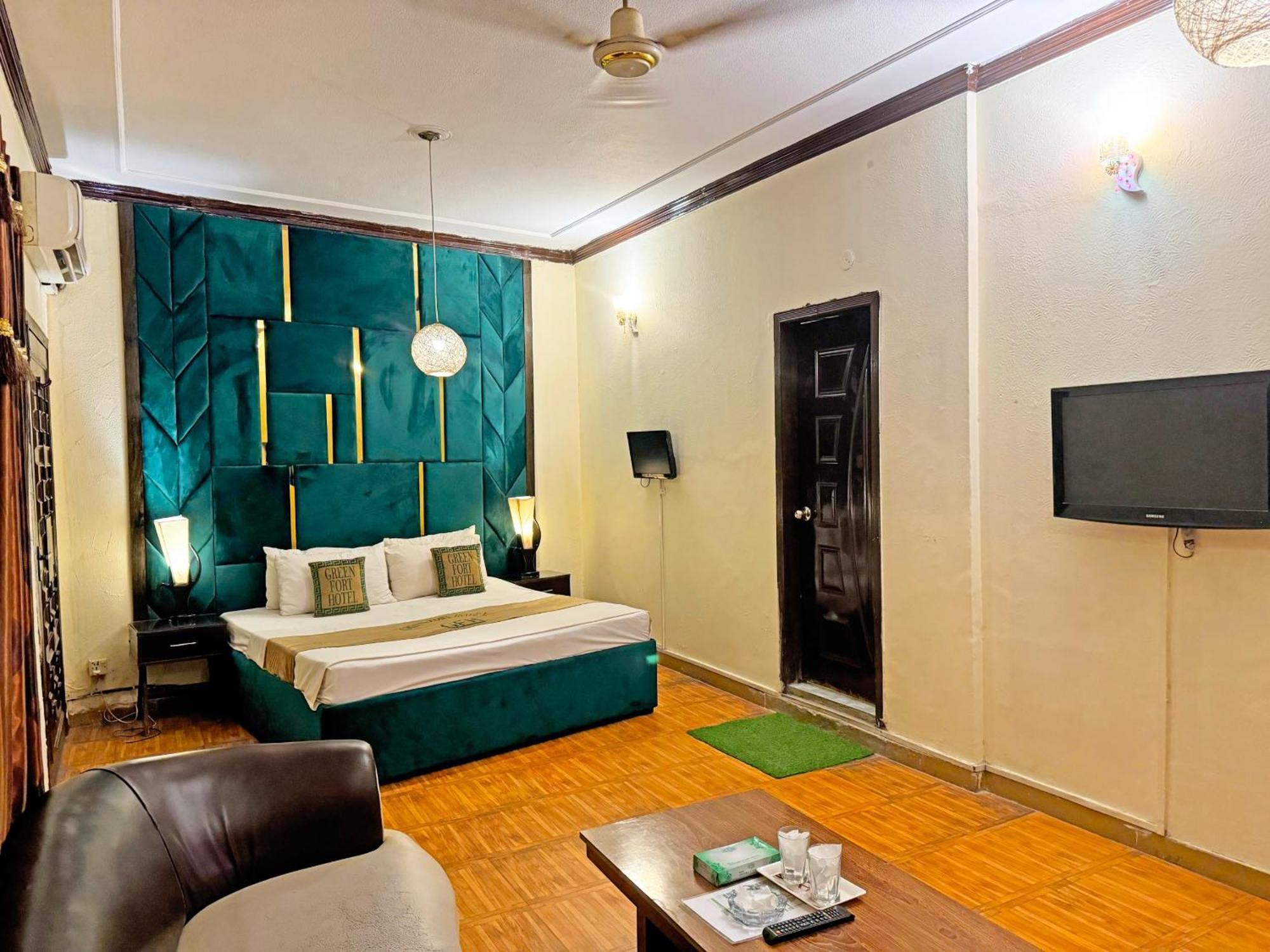 Hotel Green Fort Gulberg Лахор Экстерьер фото