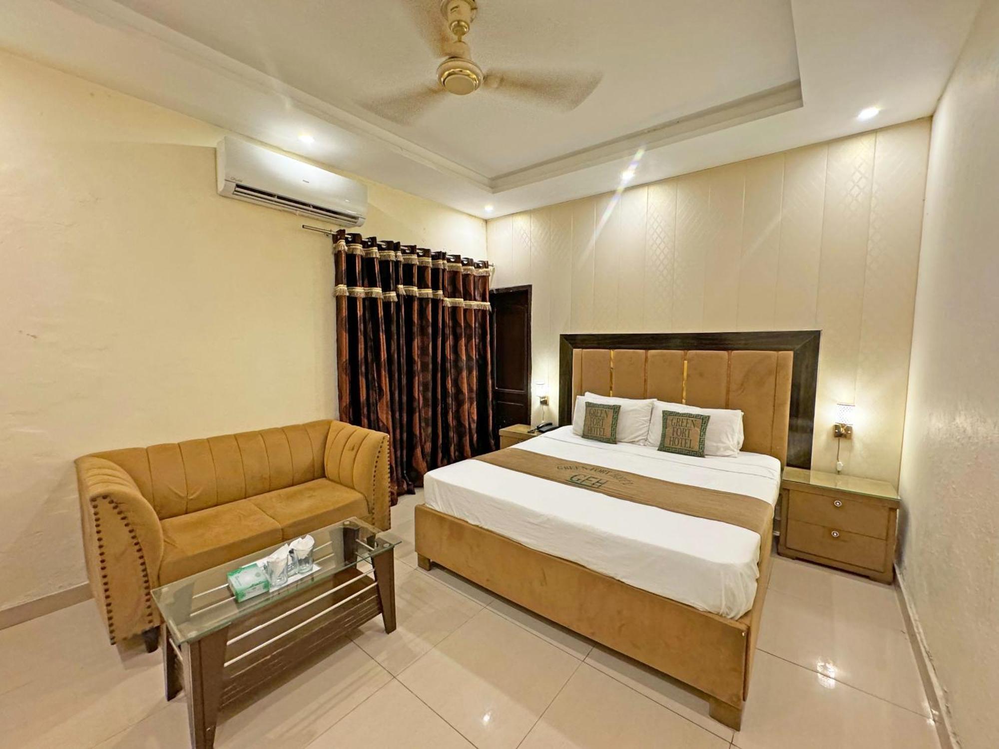 Hotel Green Fort Gulberg Лахор Экстерьер фото