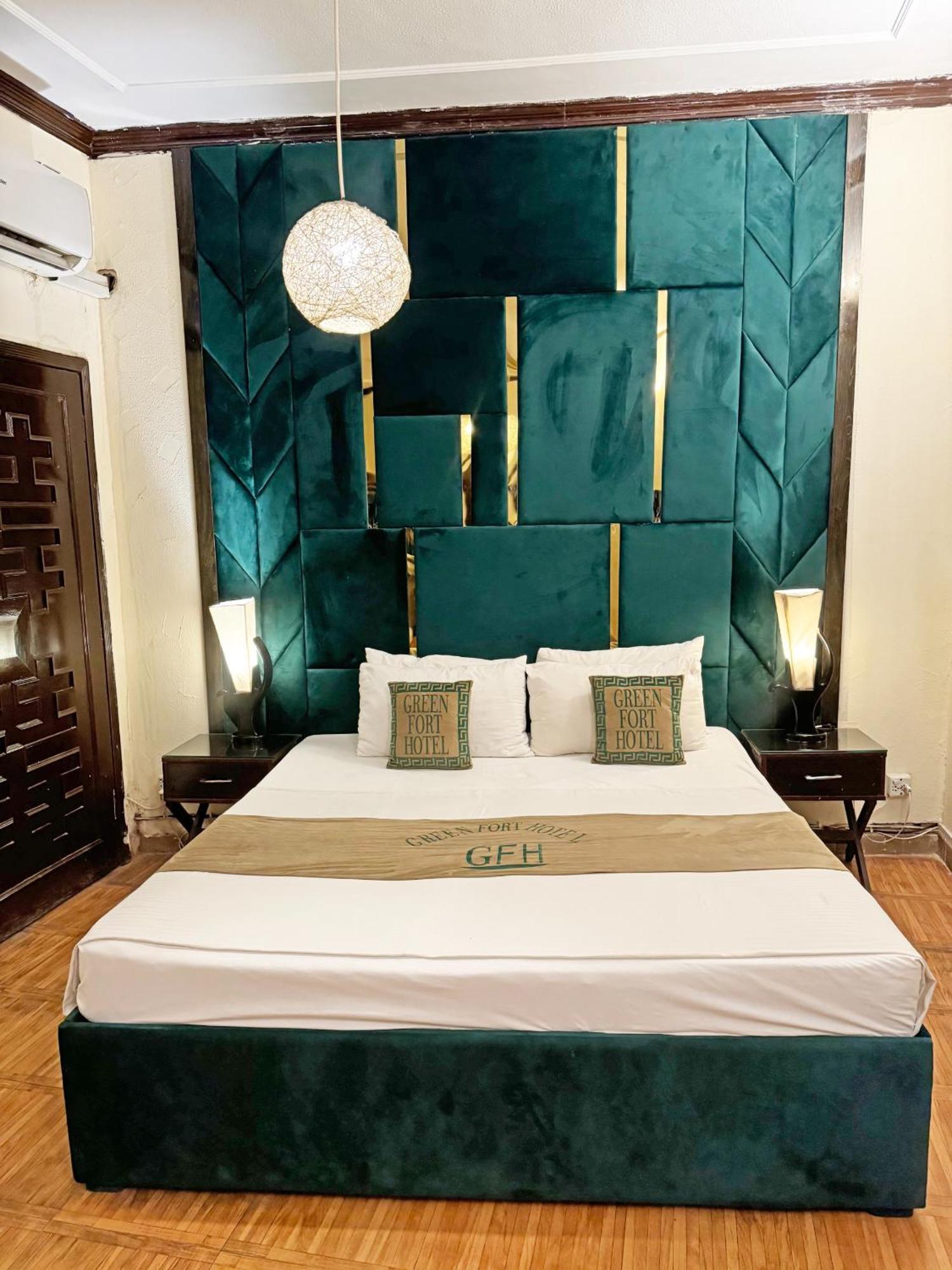 Hotel Green Fort Gulberg Лахор Экстерьер фото